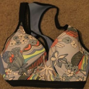 Victorias Secret Sports Bra Incredible